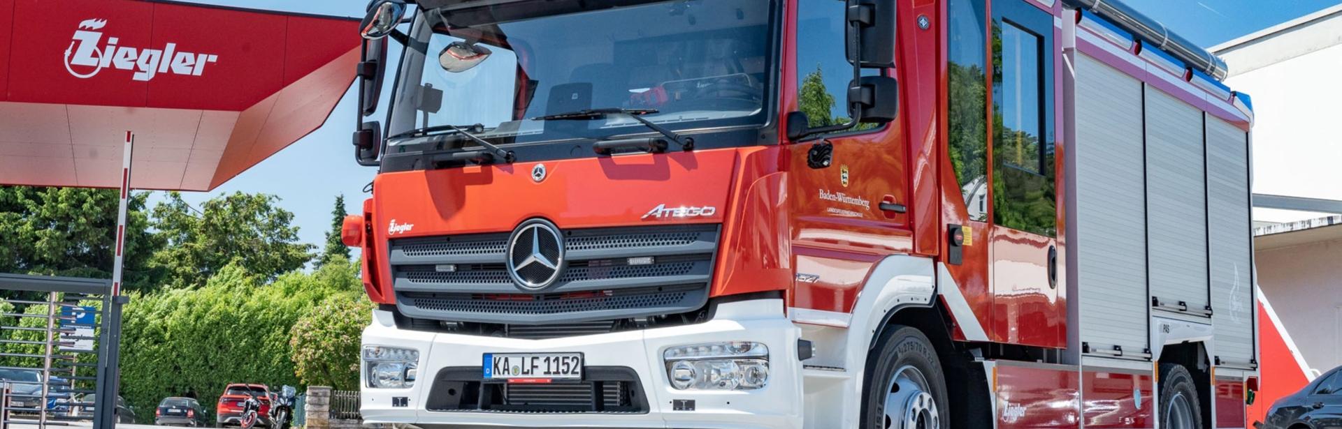 The six HLF 10 vehicles for the Baden-Württemberg Landesfeuerwehrschule on Atego chassis are equipped with Allison 3000 Series™ with Power Take-Off and Retarder (PR) fully automatic transmissions.